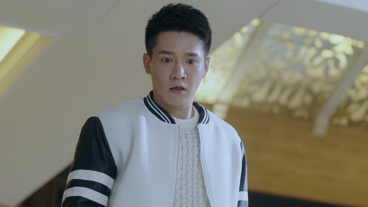 演员徐然，星光璀璨，演技非凡闪耀舞台