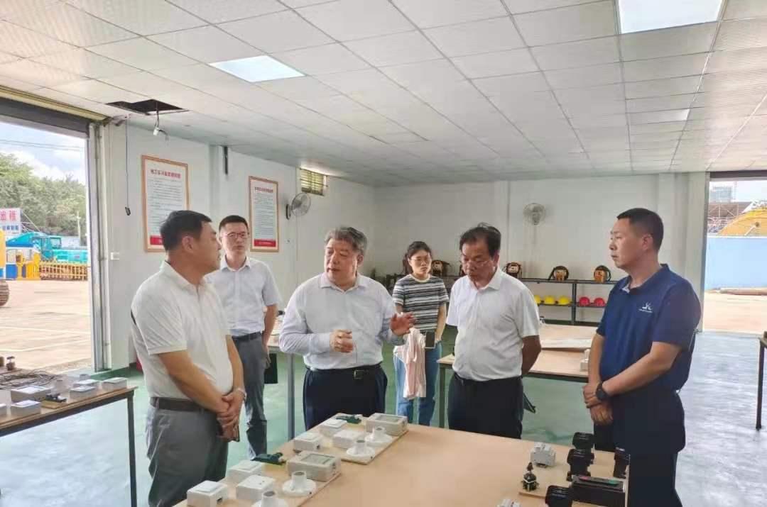 海口叉车招聘信息揭秘，叉车兄弟的日常与情感纽带背后的故事