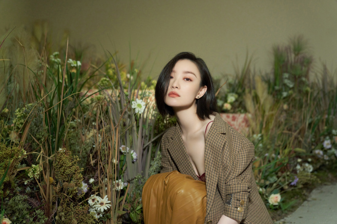 倪妮拥抱自然，寻找内心的宁静之旅最新动态