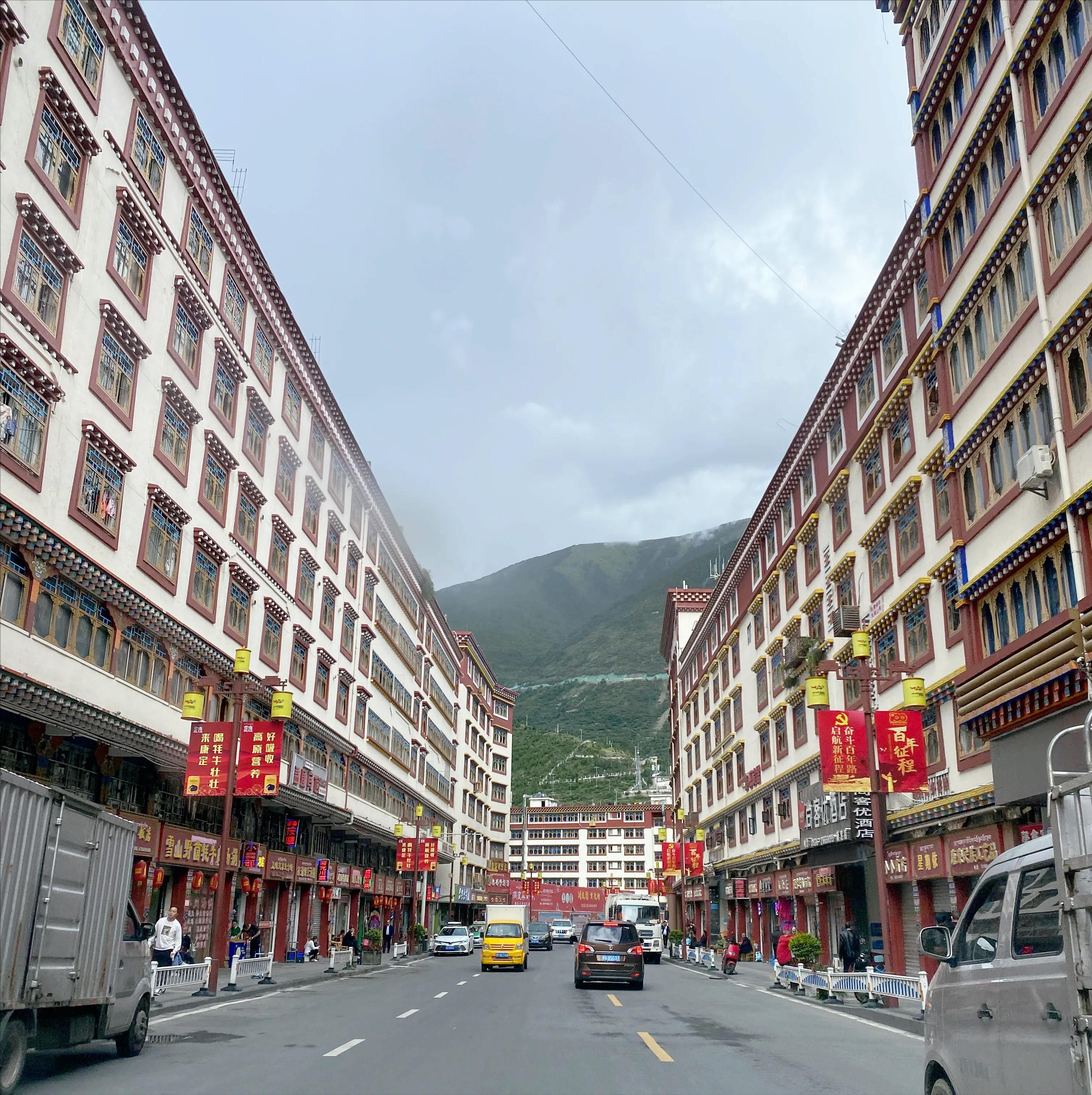雅安到新都桥最新路况，科技引领，一路畅行实时更新