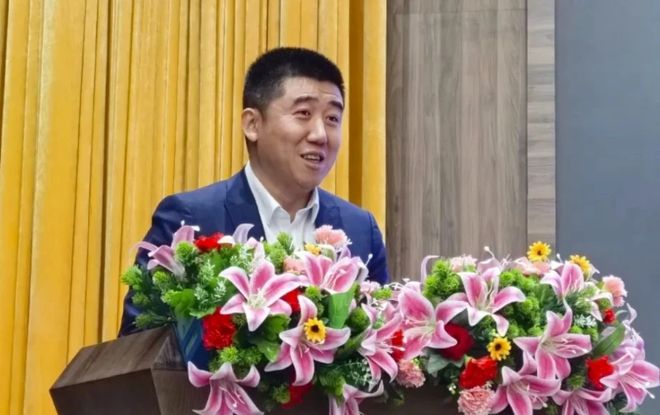 农业部刘英杰最新去向揭秘，小巷中的美食宝藏与去向追踪