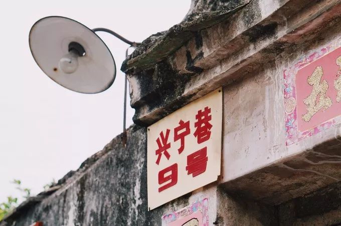 探秘独特风味小巷，揭秘99hei最新地址之旅