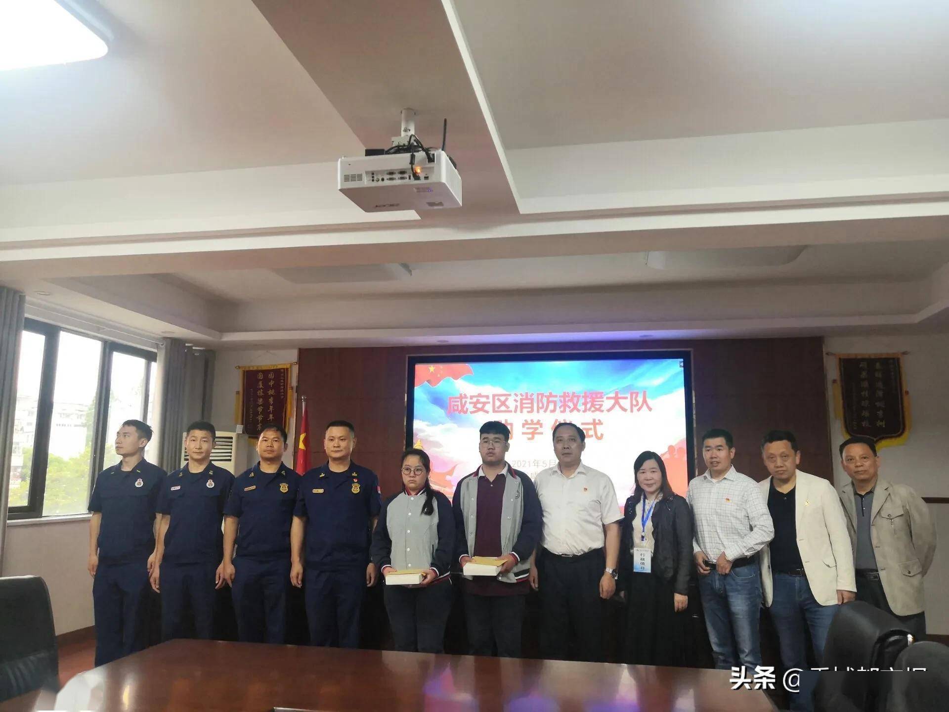 天涯时事最新，爱与陪伴的温馨瞬间传递至心灵深处